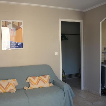 Les Pieds Dans L'Eau Apartment Saint-Cyr-sur-Mer Exterior photo